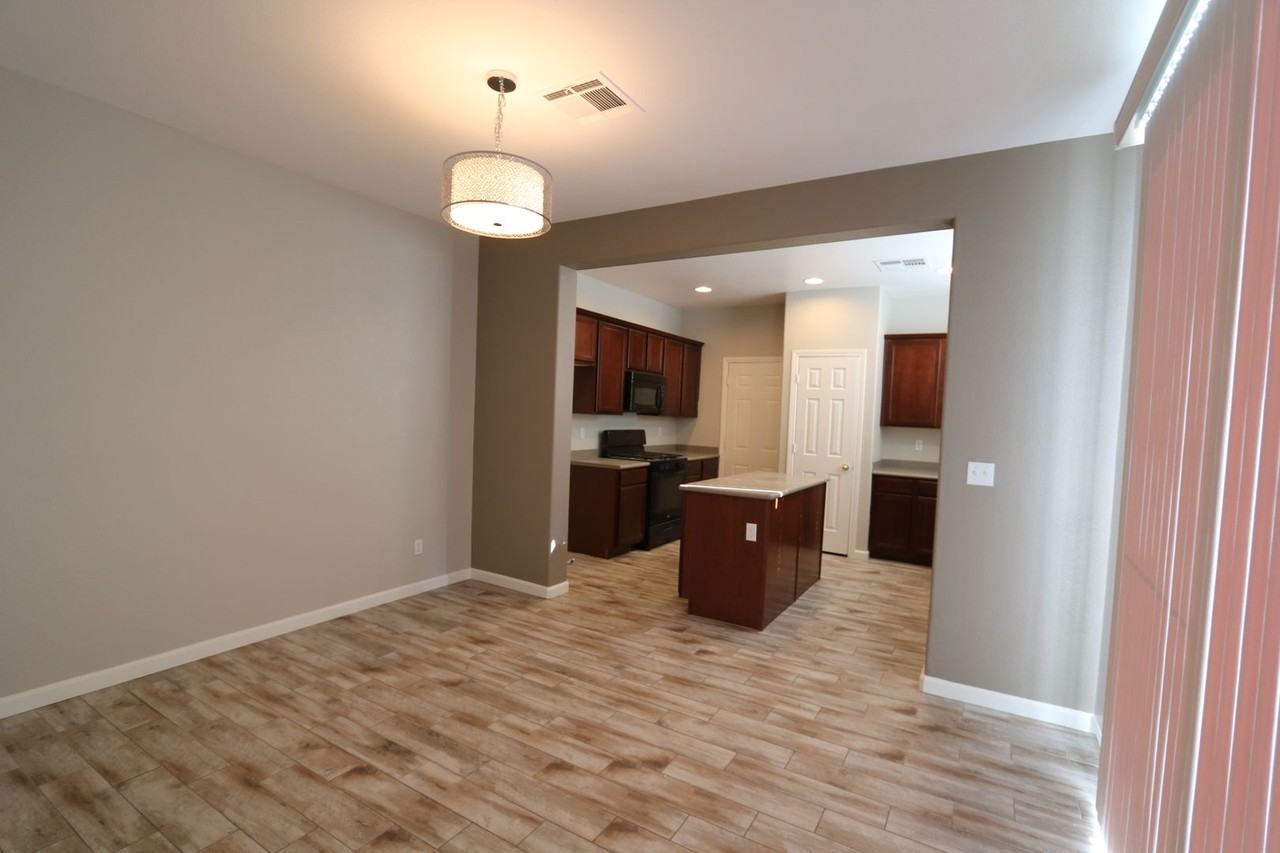 8947 College Green St - Photo 5 of 17