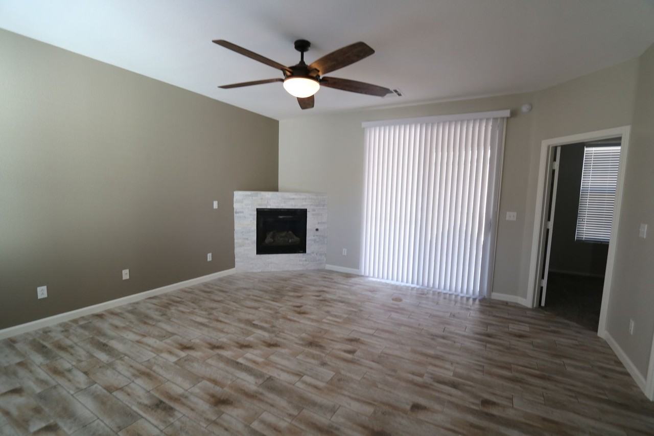 8947 College Green St - Photo 6 of 17