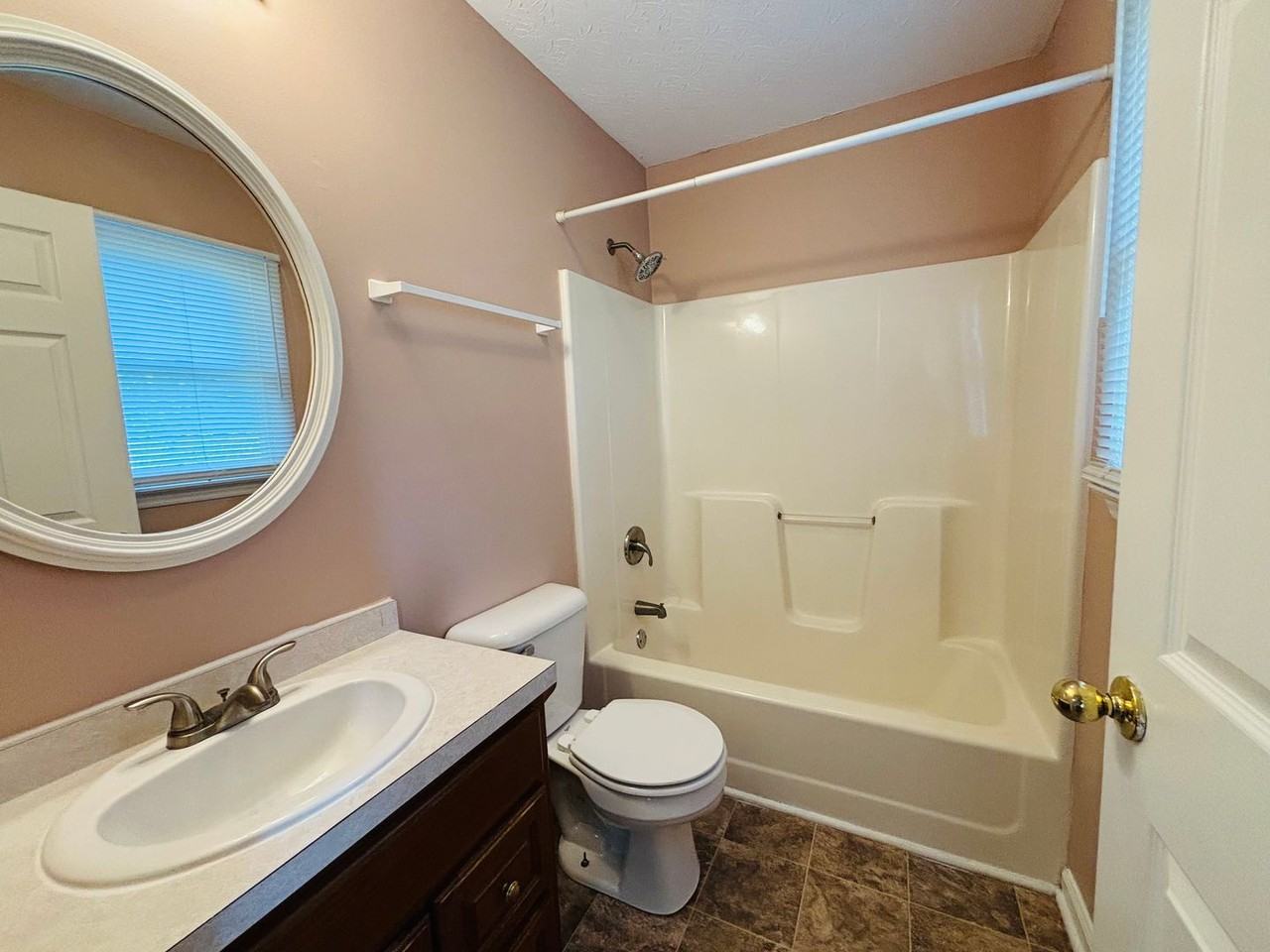 1302 Sandy Cir - Photo 2 of 18