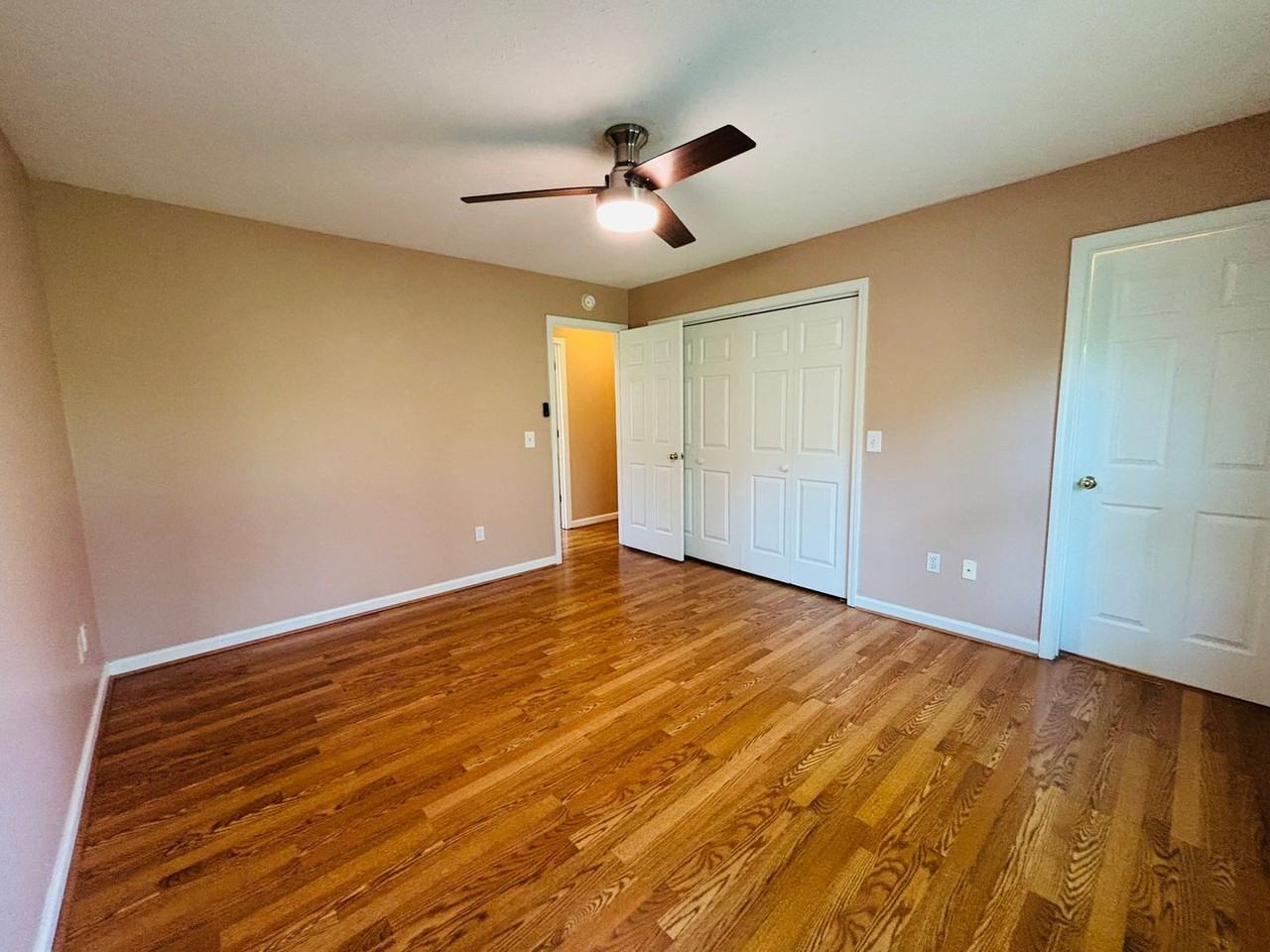 1302 Sandy Cir - Photo 4 of 18