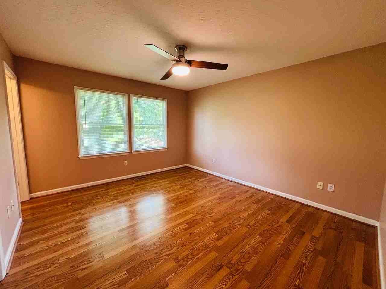 1302 Sandy Cir - Photo 5 of 18