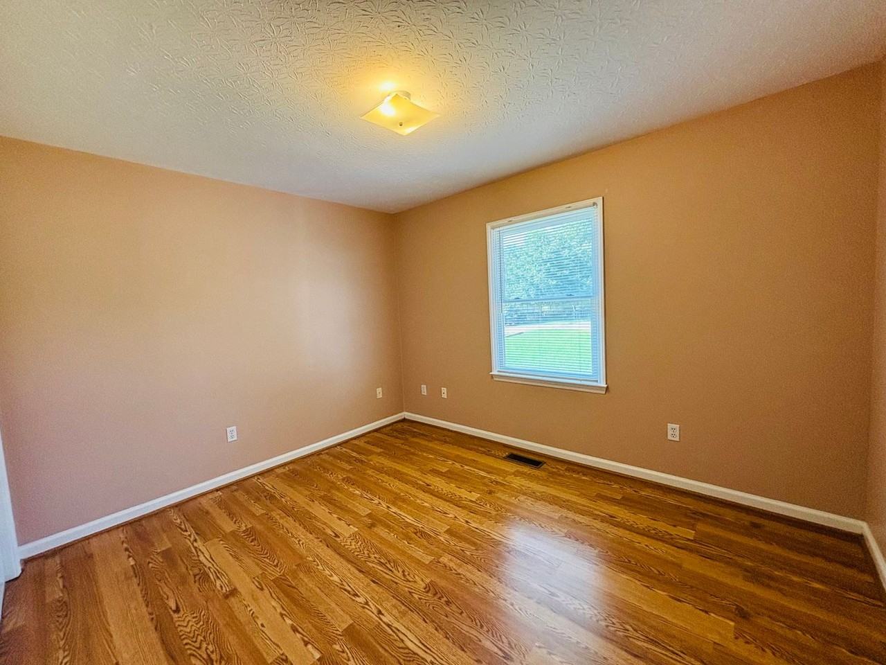 1302 Sandy Cir - Photo 7 of 18