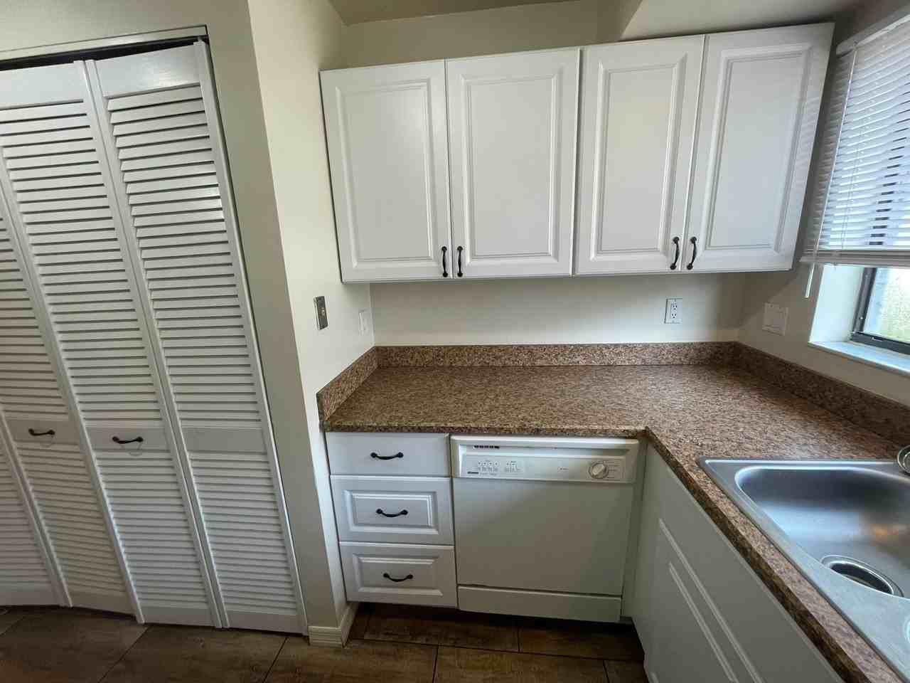 1 Fair Oaks Cir - Photo 5 of 28