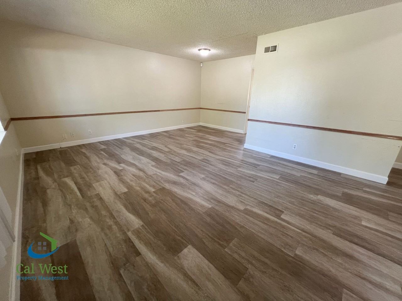 10600 E Estates Dr - Photo 4 of 31