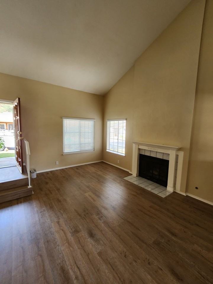 10327 Paseo Park Dr - Photo 4 of 11