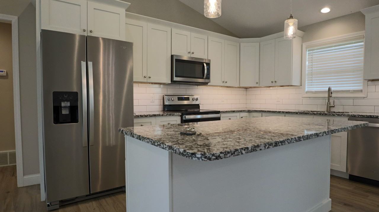 249 Oak Grove Cir - Photo 6 of 25