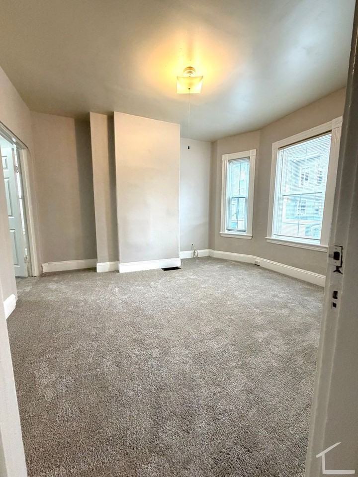 26 Blaine St - Photo 3 of 10