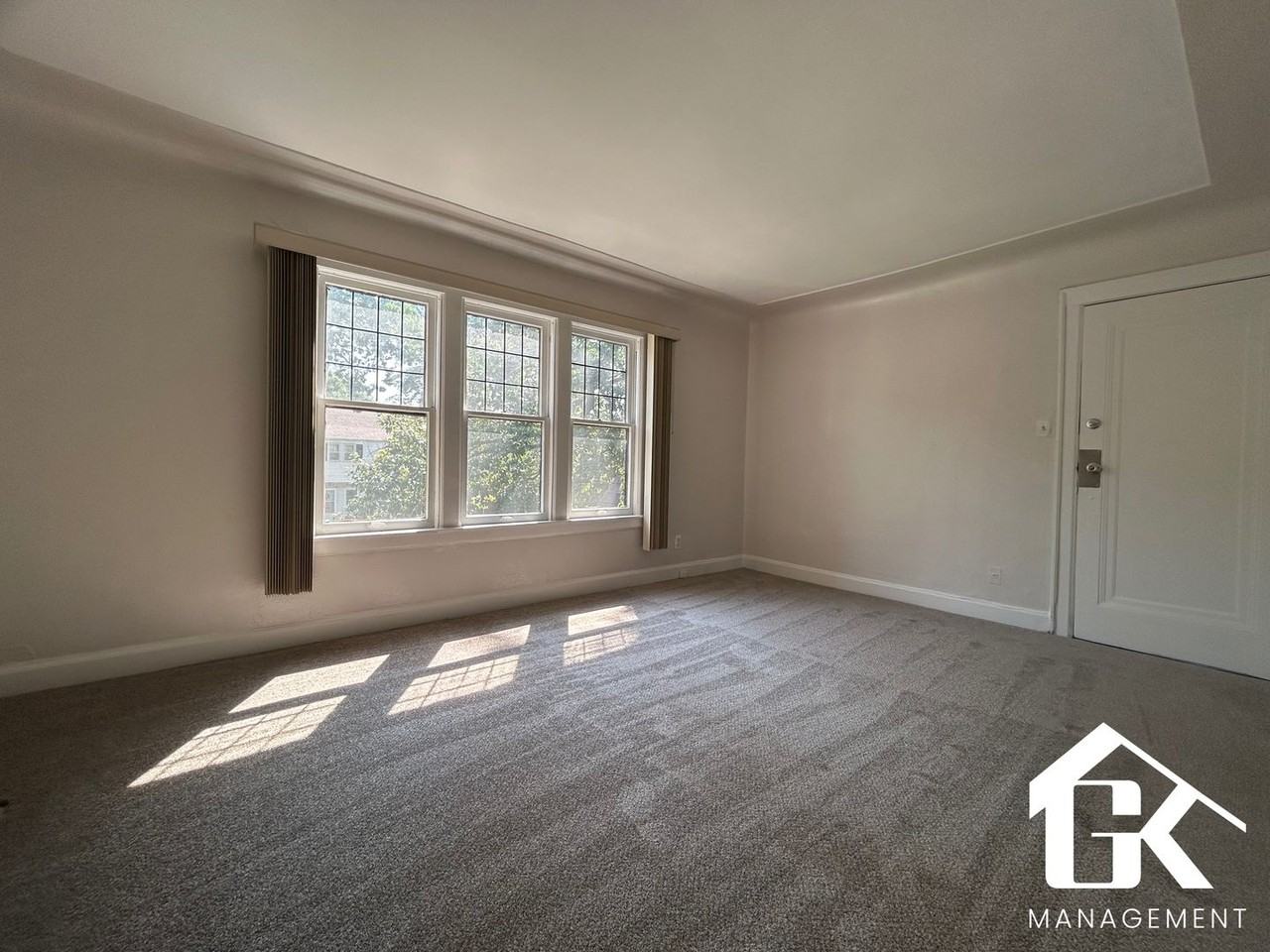 20445 Stratford Rd - Photo 2 of 15