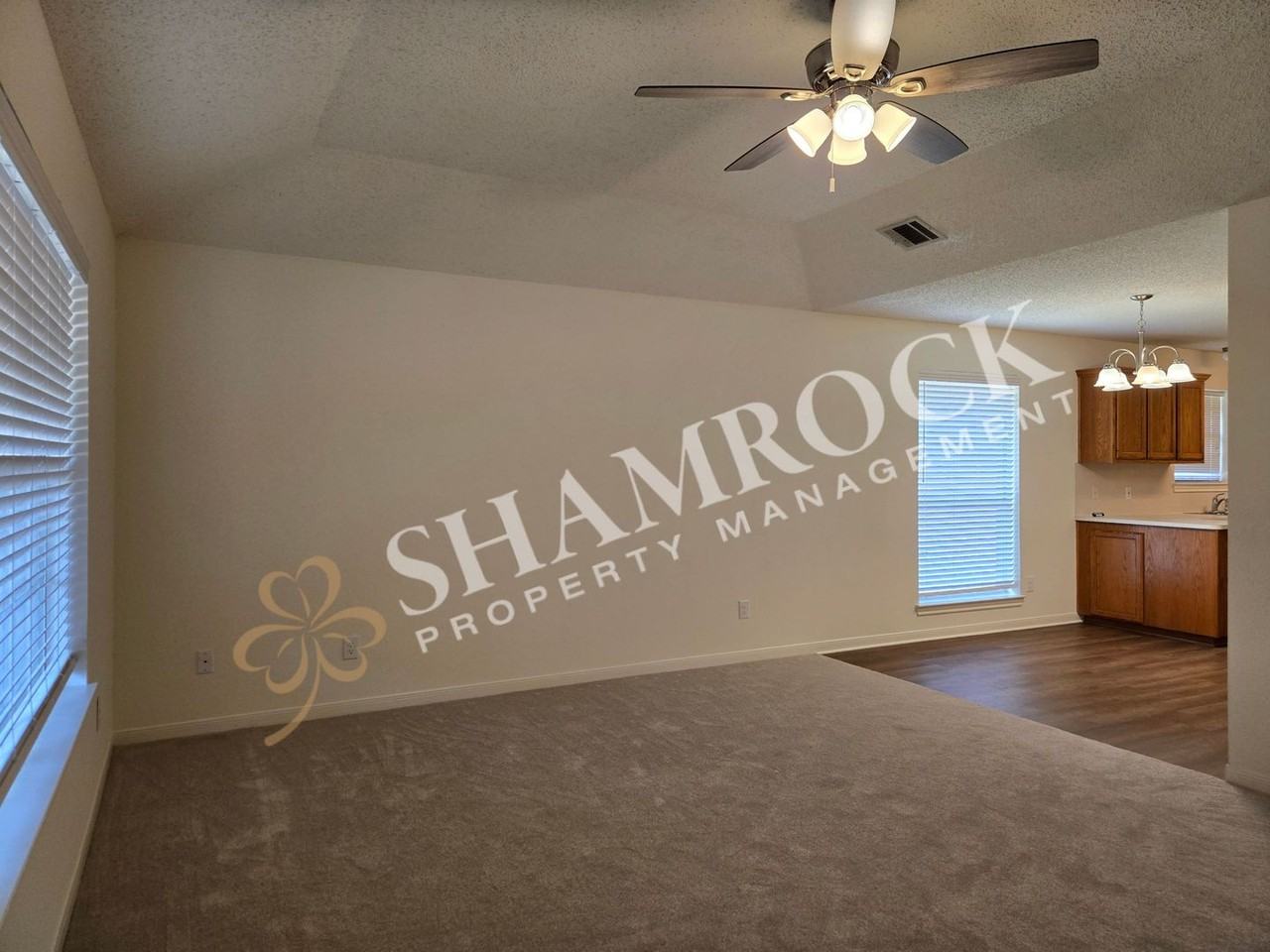 1024 Parkview Cir - Photo 3 of 17