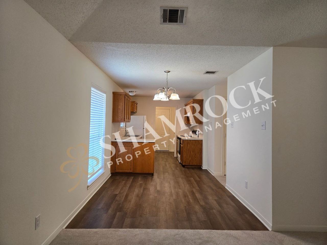 1024 Parkview Cir - Photo 5 of 17