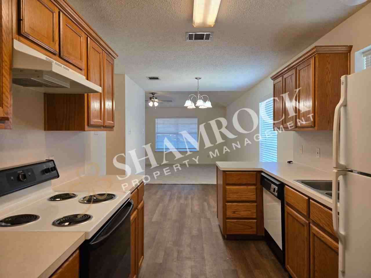 1024 Parkview Cir - Photo 7 of 17