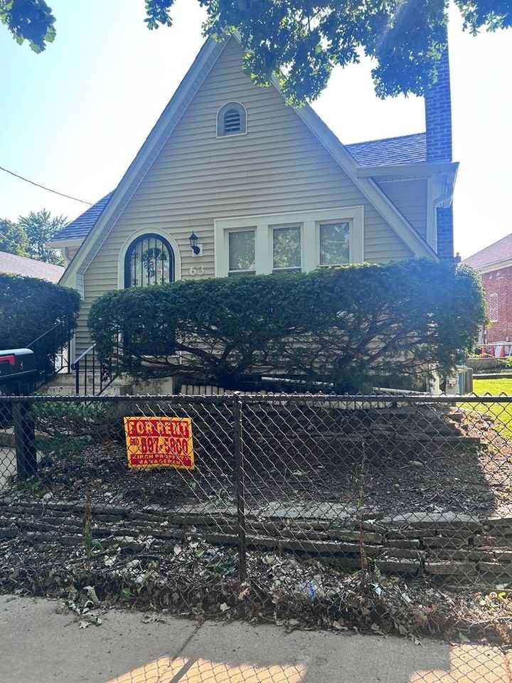 63 N Smith St