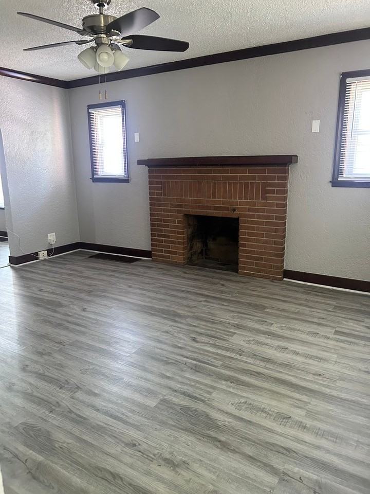 63 N Smith St - Photo 3 of 13