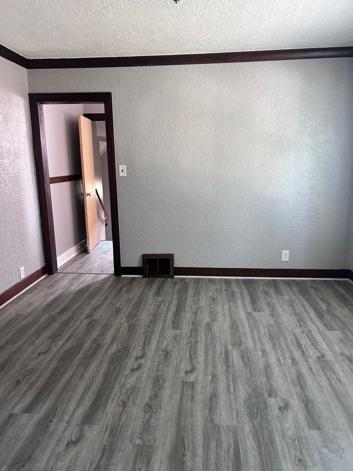 63 N Smith St - Photo 5 of 13