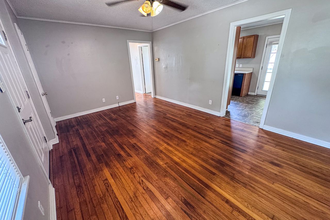 408 Troutt #1 - Photo 4 of 16