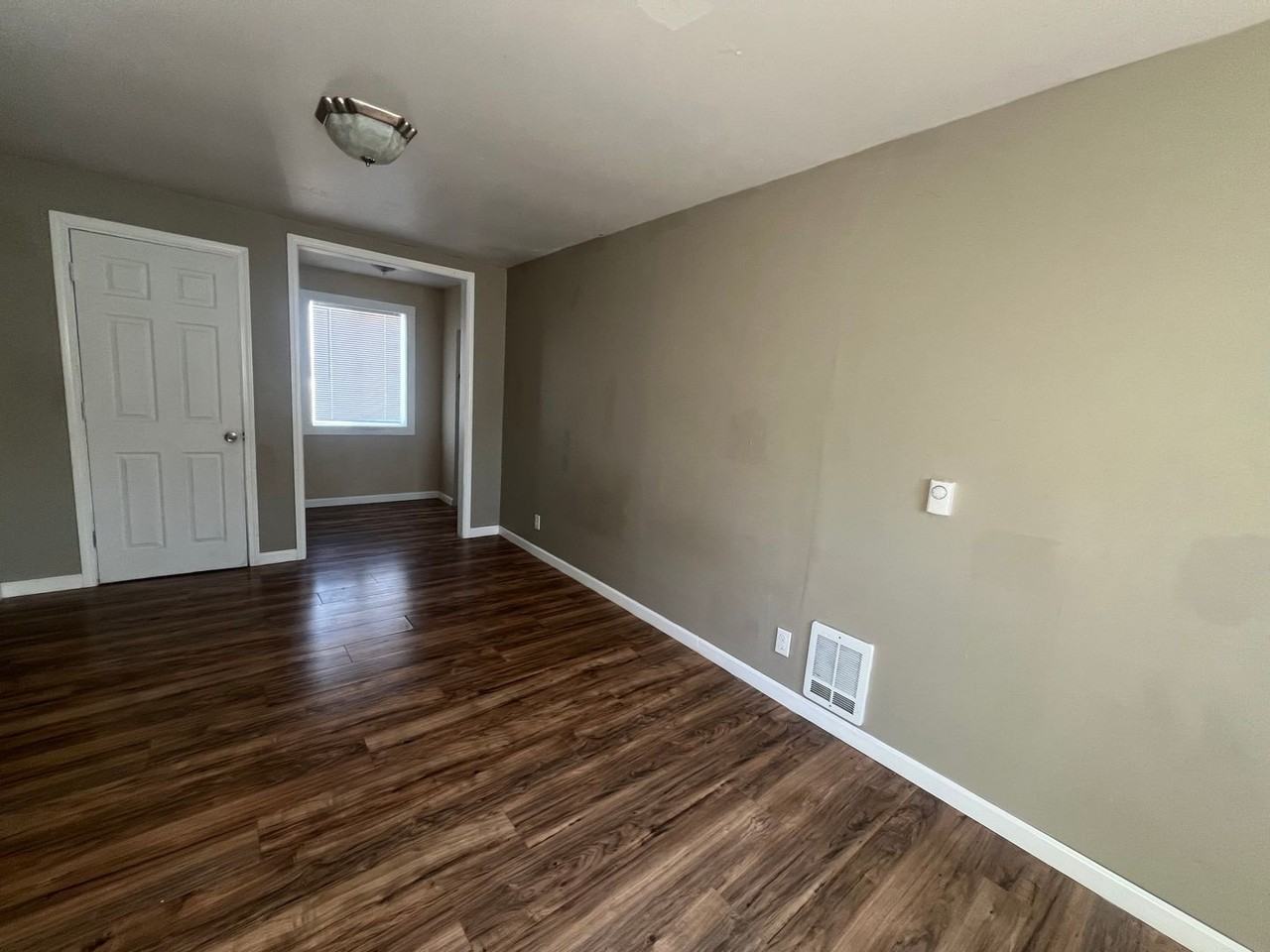 1836 Myrtle St - Photo 4 of 17