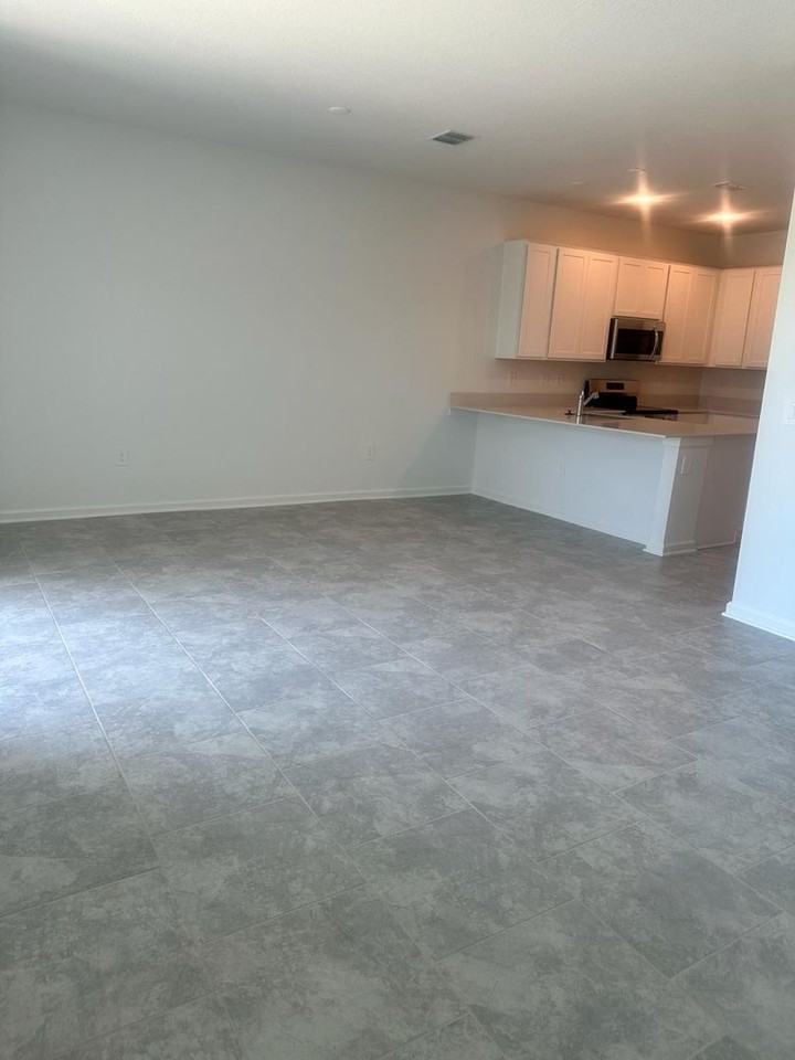3319 Laurent Loop - Photo 7 of 18