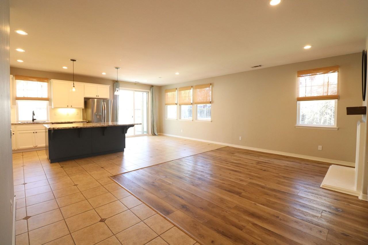 5279 Sycamore Creek Ct - Photo 4 of 21