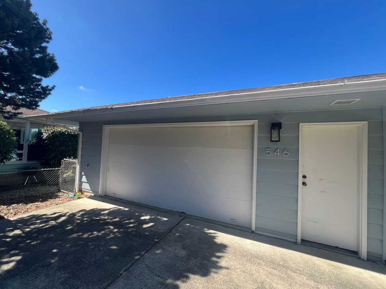 Fir Duplex - Photo 3 of 35