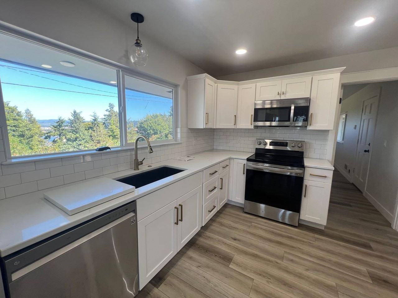 Fir Duplex - Photo 7 of 35