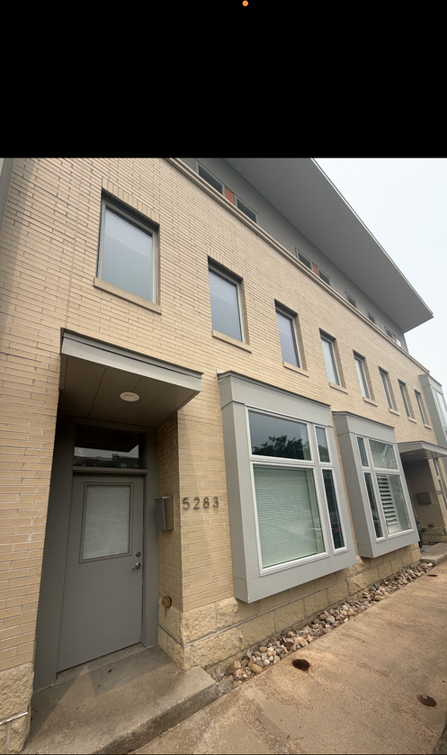 5283 Holmes St - Photo 3 of 50