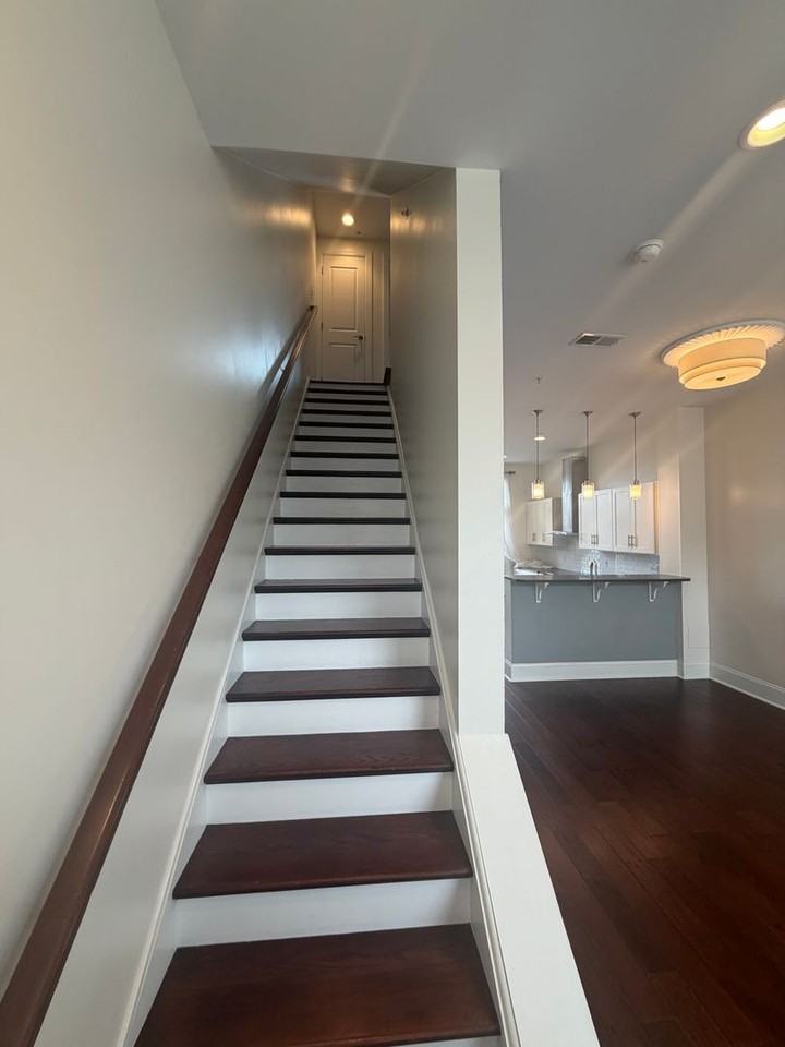 5283 Holmes St - Photo 4 of 50