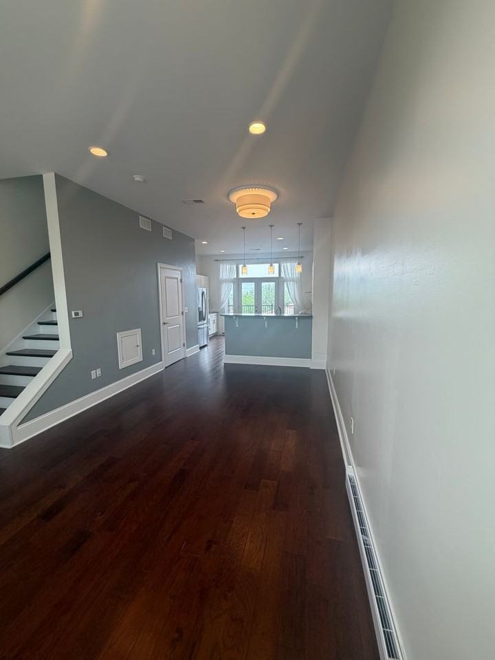 5283 Holmes St - Photo 7 of 50
