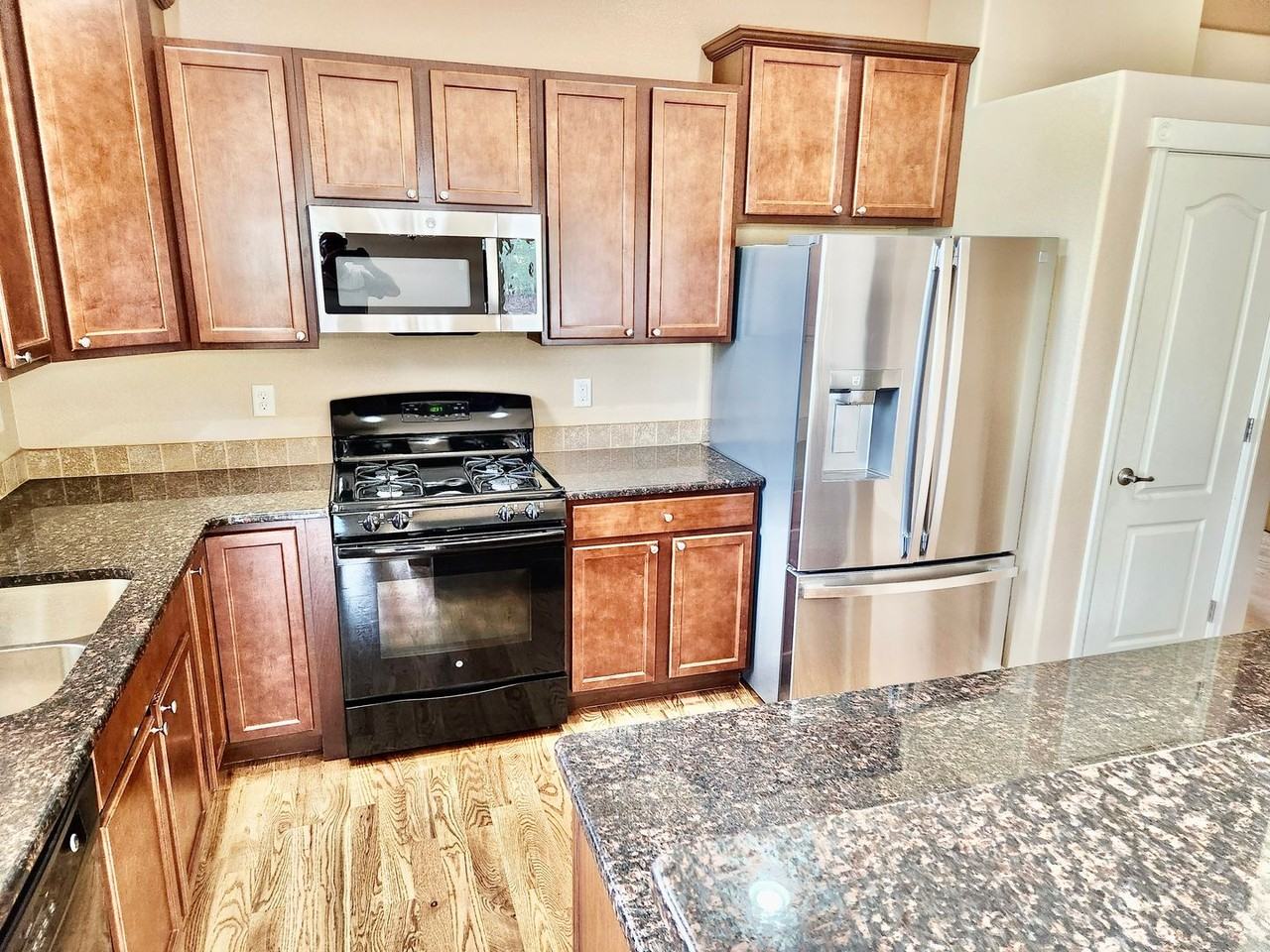 7027 Davey Crocket Ct - Photo 4 of 24