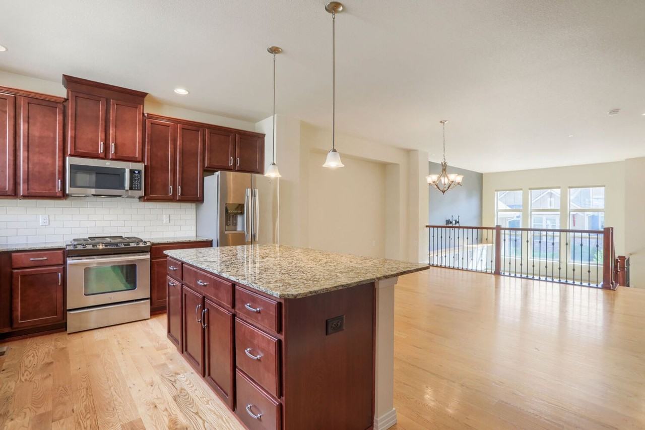 1815 Gallagher Ln - Photo 4 of 29