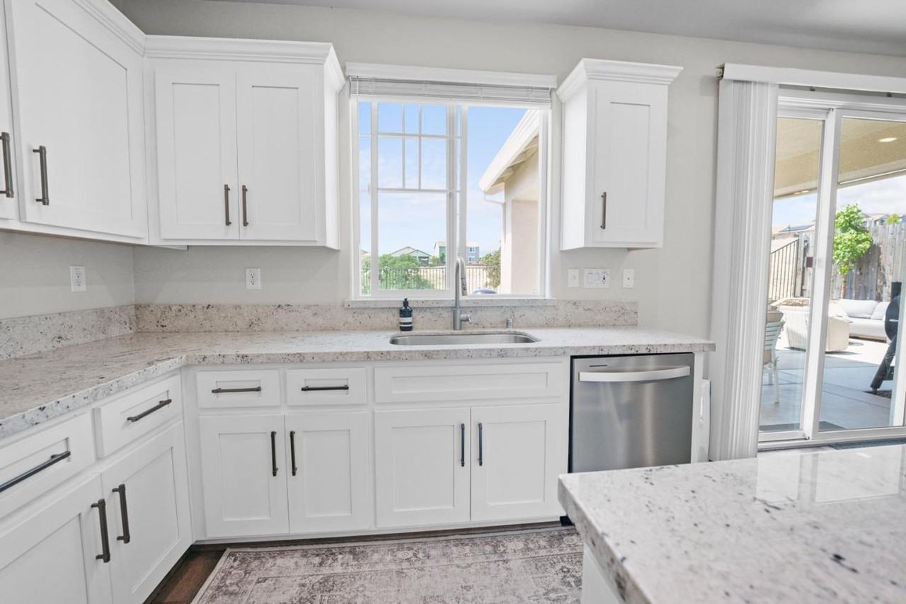 499 Red Sand Ct - Photo 4 of 22