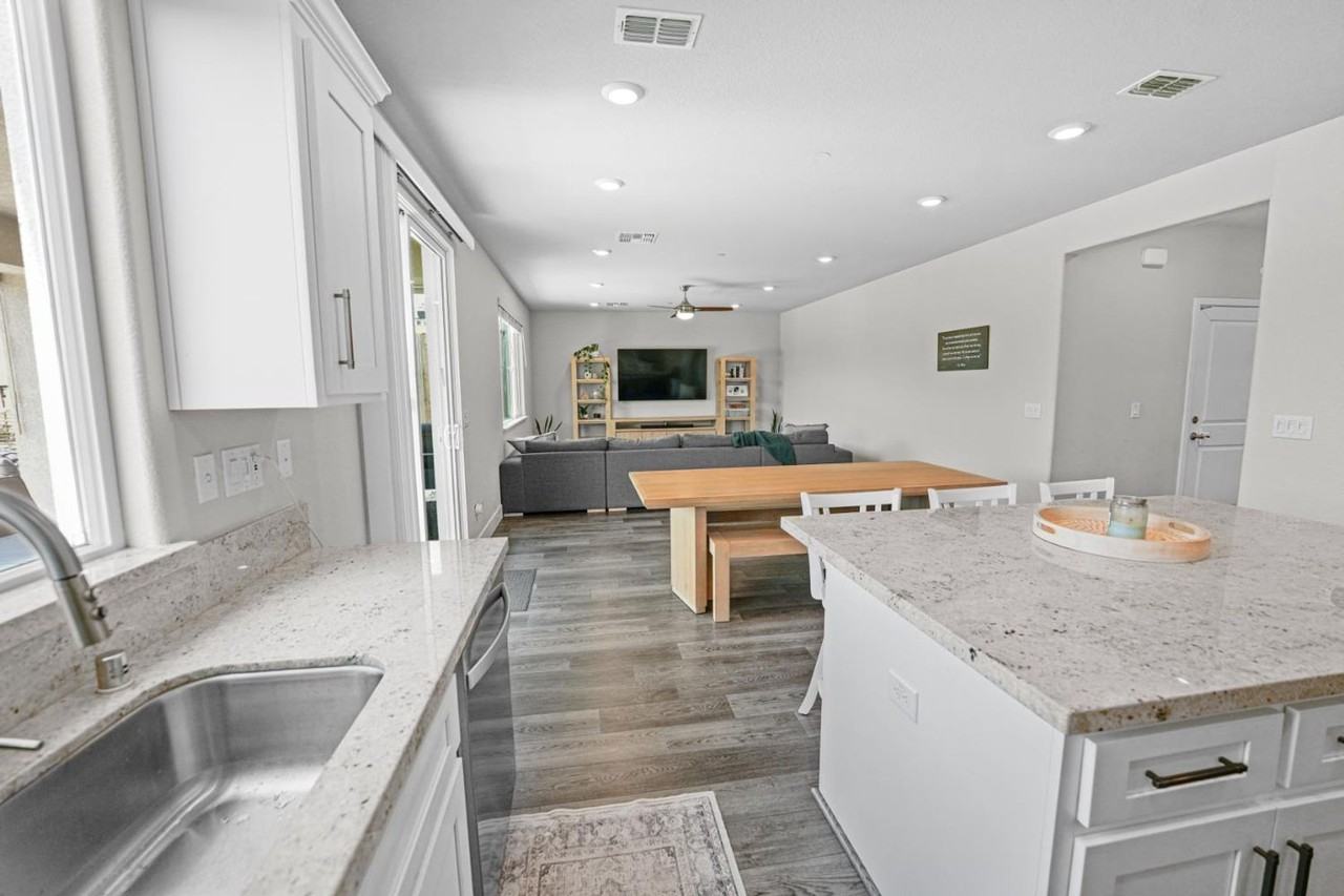 499 Red Sand Ct - Photo 6 of 22