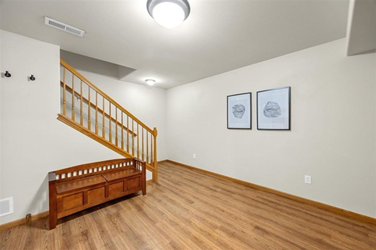 216 Camden Rd - Photo 6 of 30