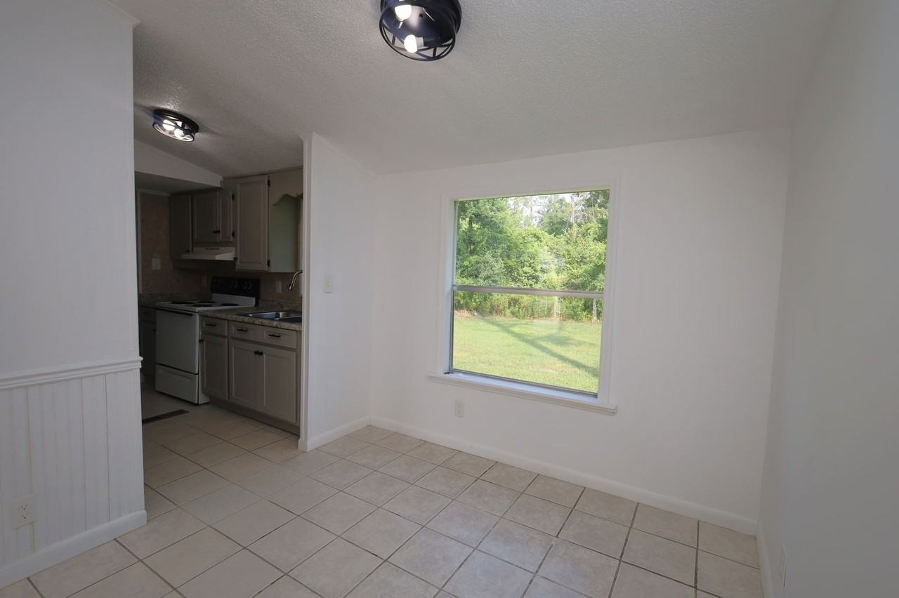 808 Penny Pl - Photo 3 of 11