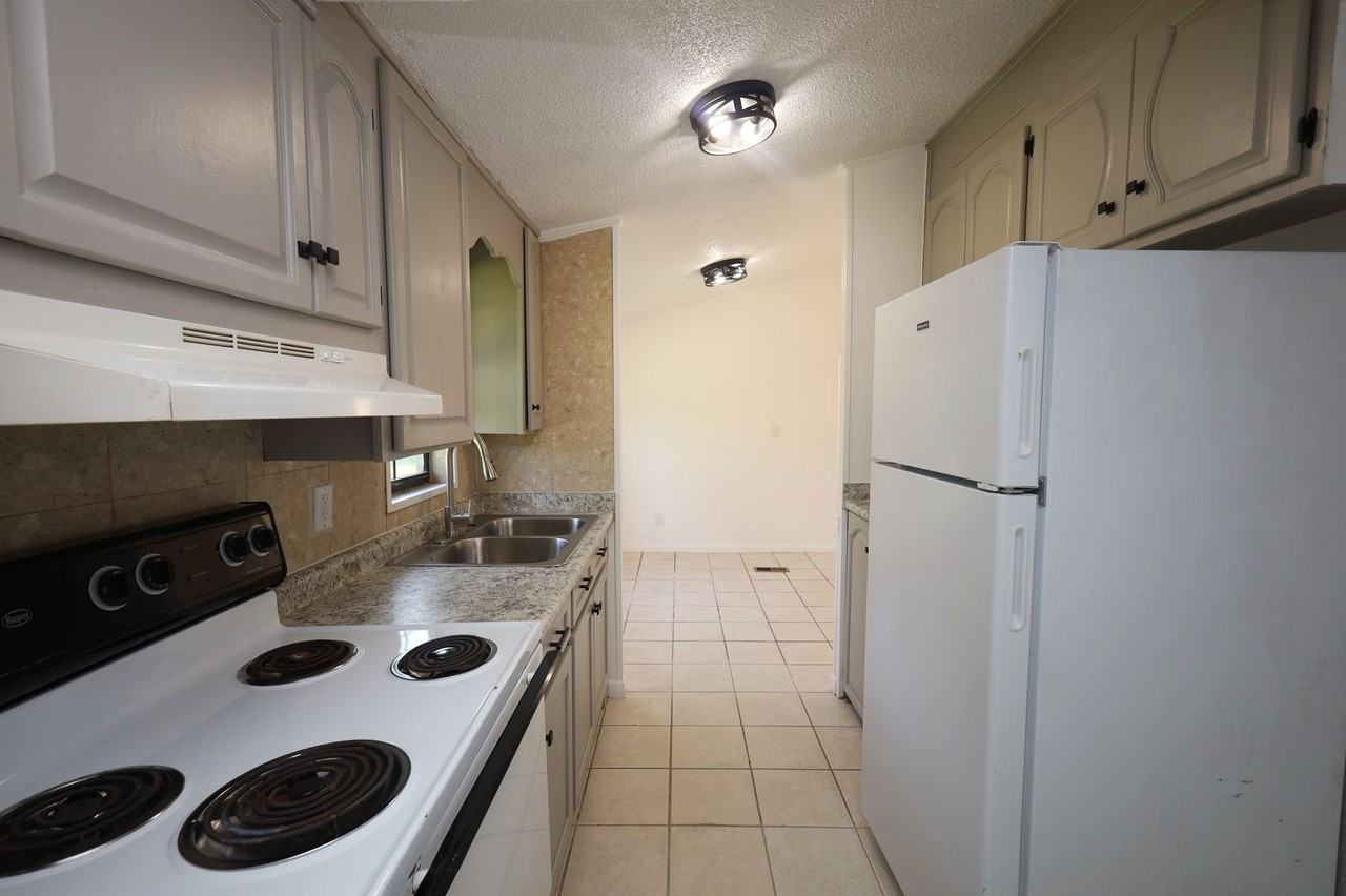 808 Penny Pl - Photo 5 of 11
