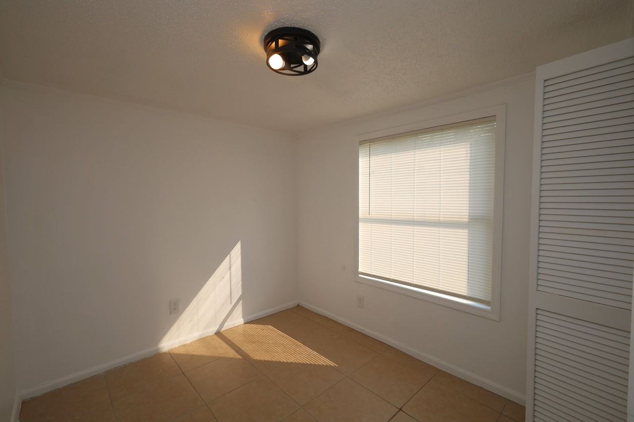 808 Penny Pl - Photo 7 of 11