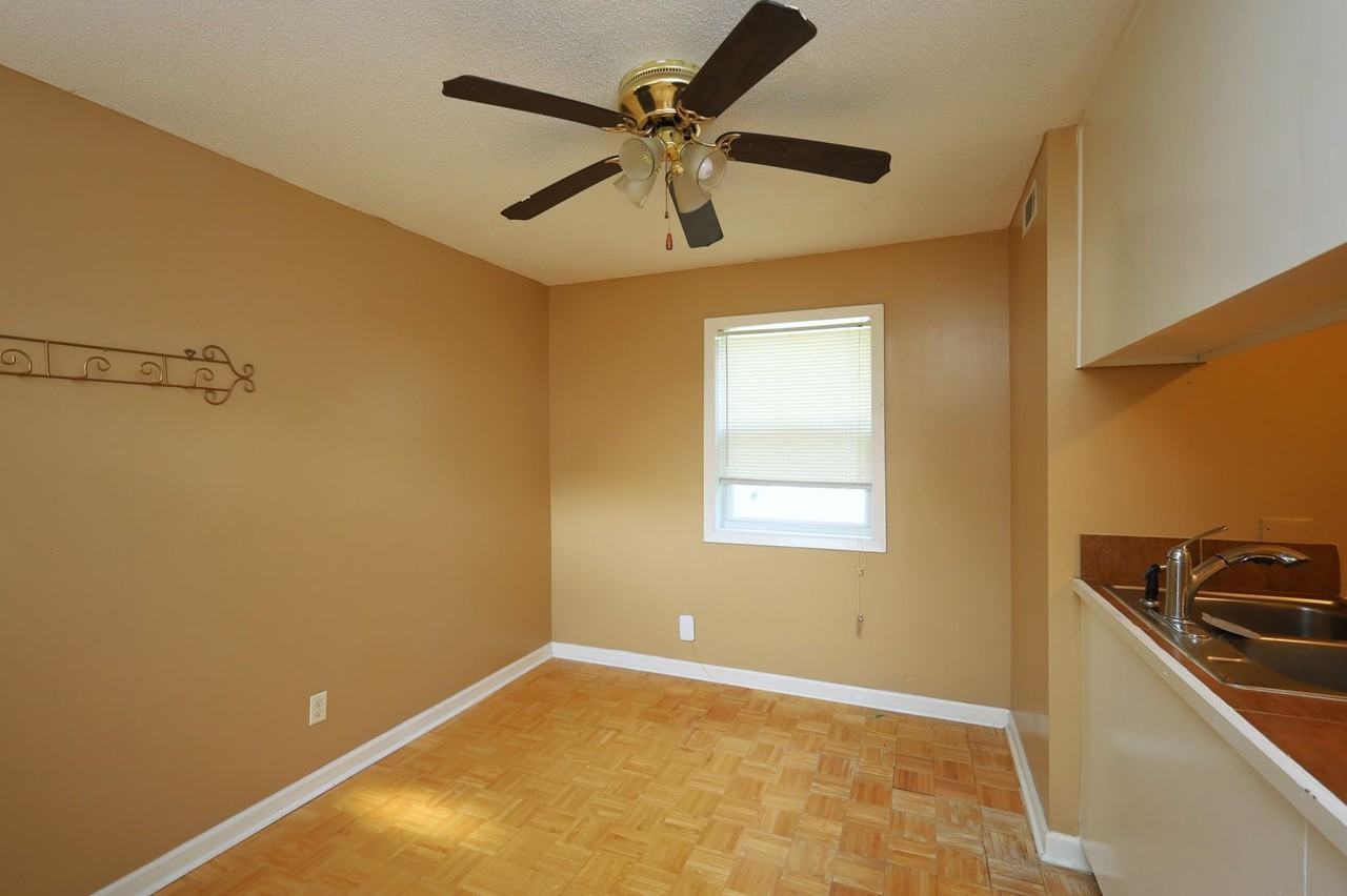 5 Crestwood Cir - Photo 4 of 9