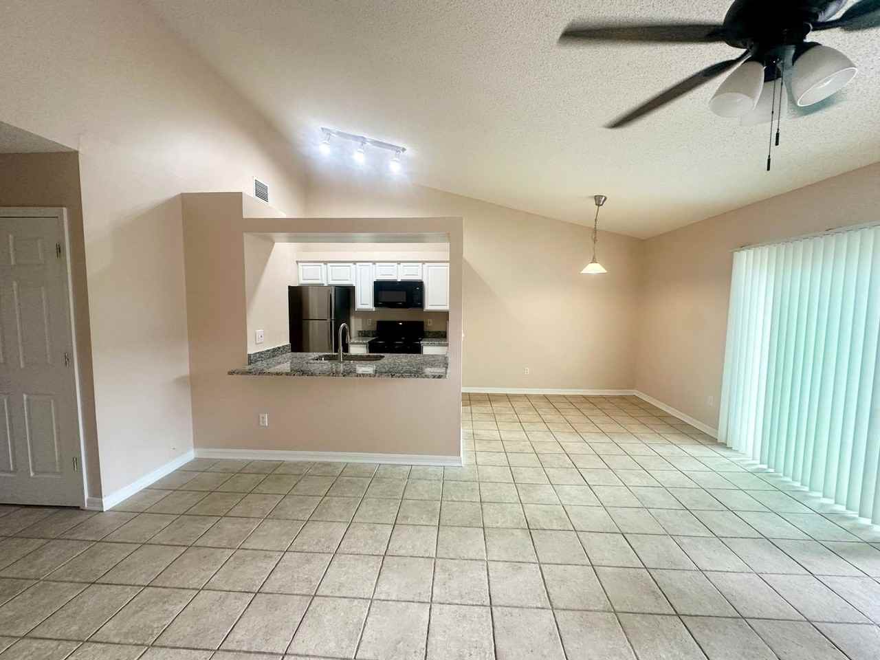 346 N Cervidae Dr - Photo 3 of 13