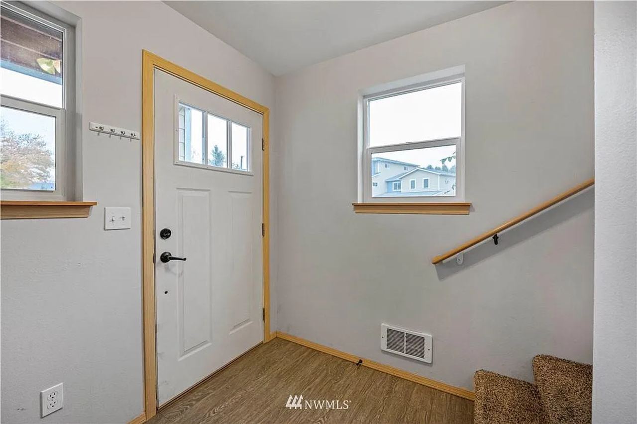 1017 W Main St #C101 - Photo 4 of 29
