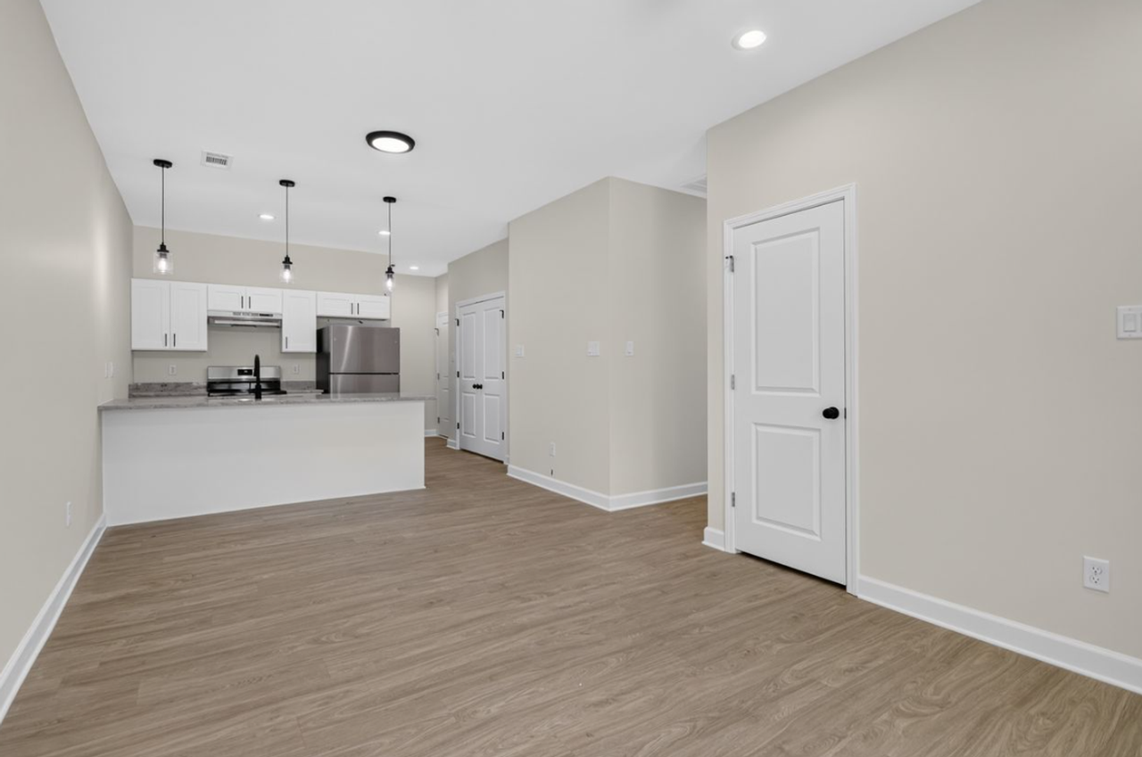 922 Booker St - Photo 4 of 16