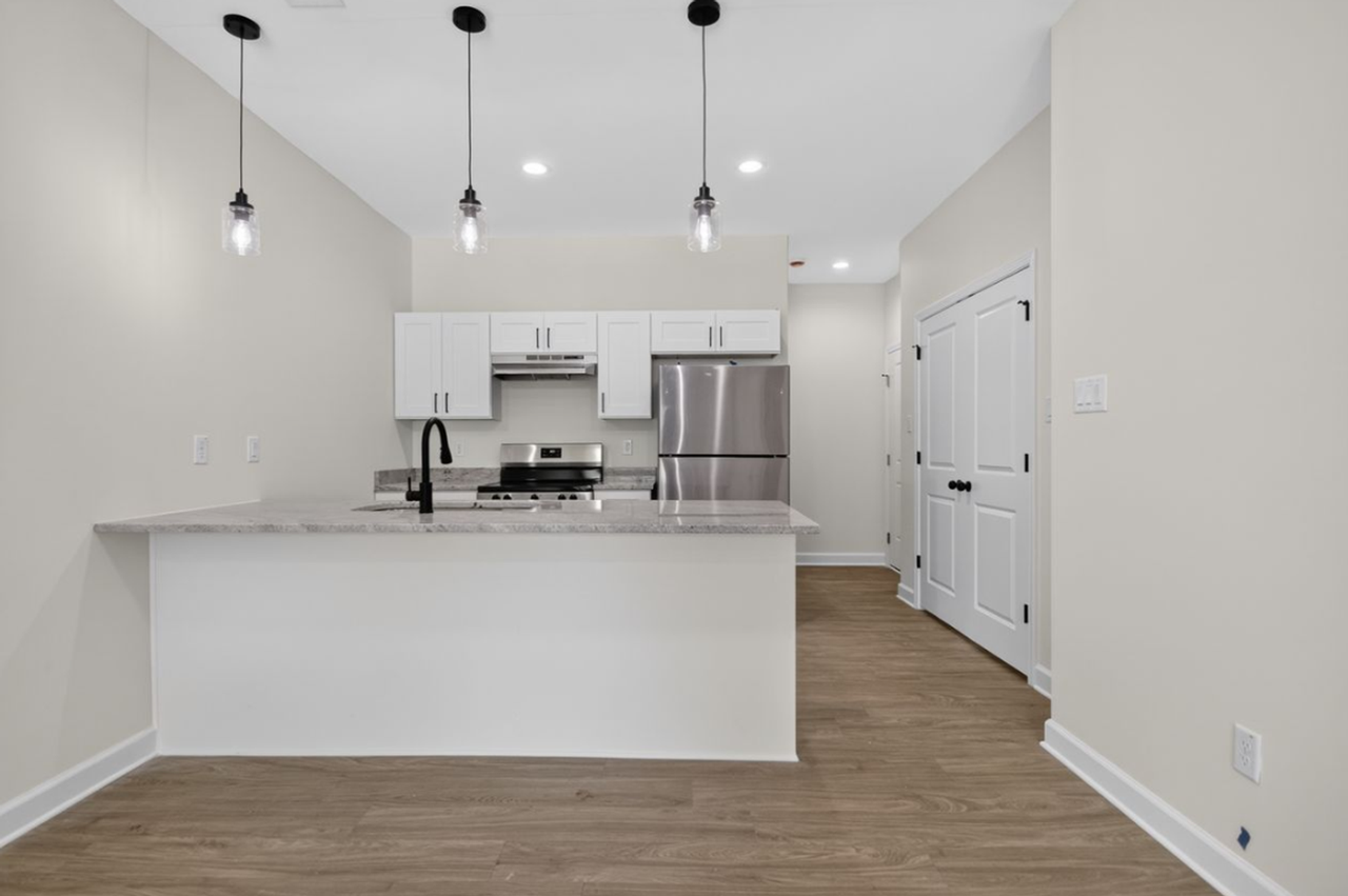 922 Booker St - Photo 5 of 16