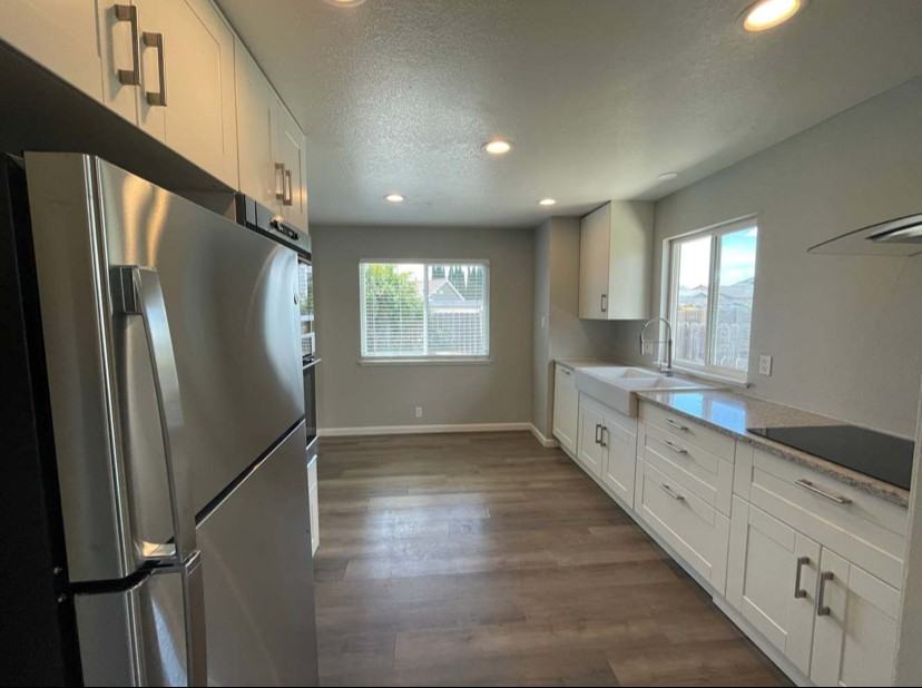 1025 Winters Way - Photo 3 of 12