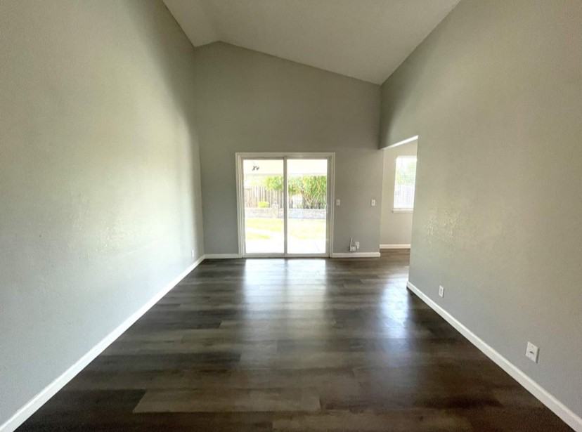 1025 Winters Way - Photo 6 of 12