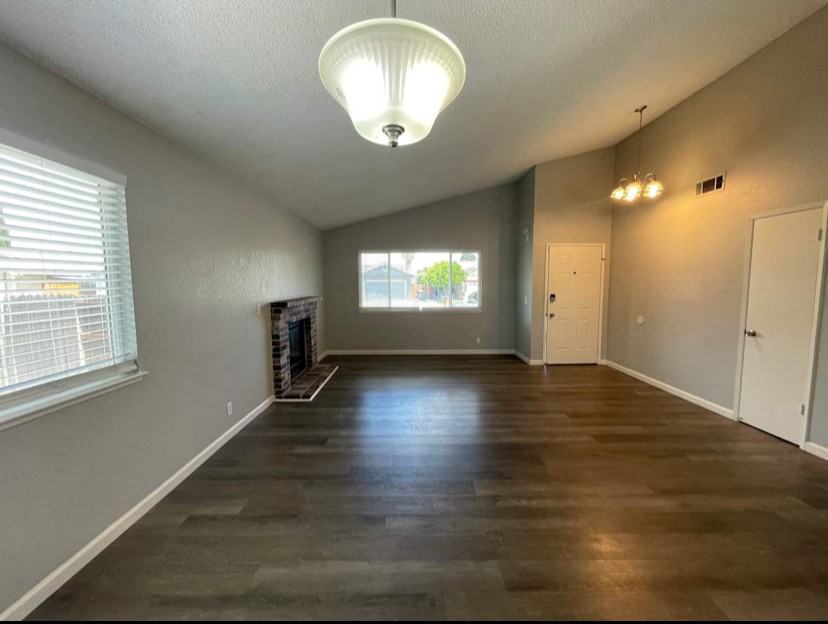 1025 Winters Way - Photo 7 of 12
