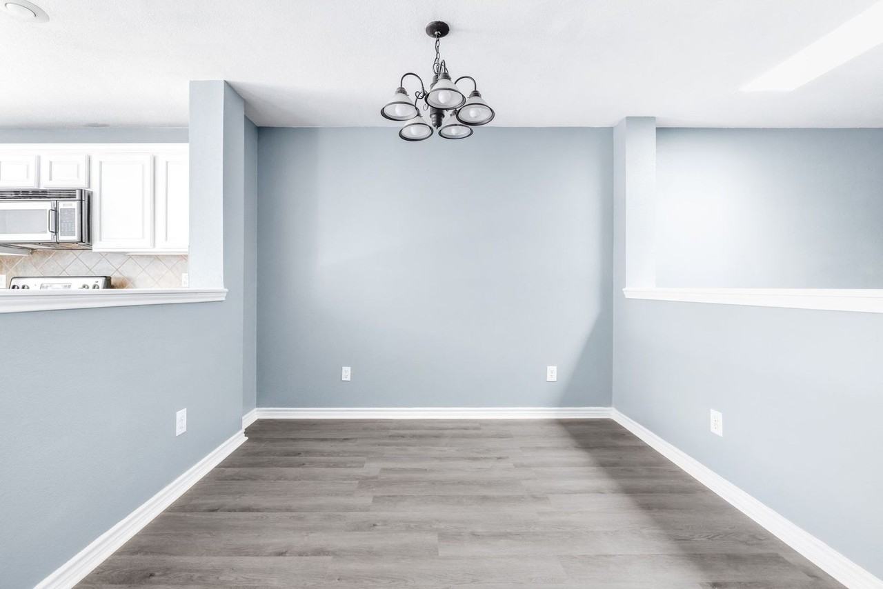 805 N Main St #104 - Photo 6 of 39