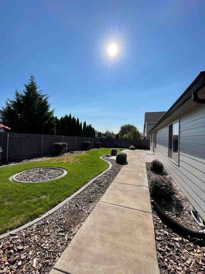 609 S Harborview St - Photo 5 of 29