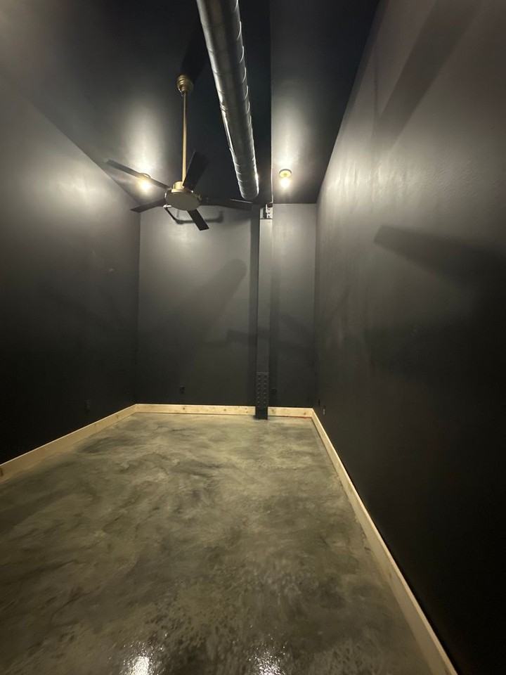 21 W Broadway #205 - Photo 3 of 5