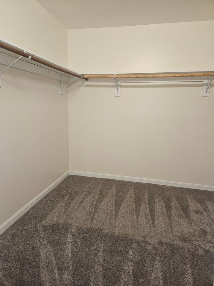 Clearview Apartments - Photo 5 of 8