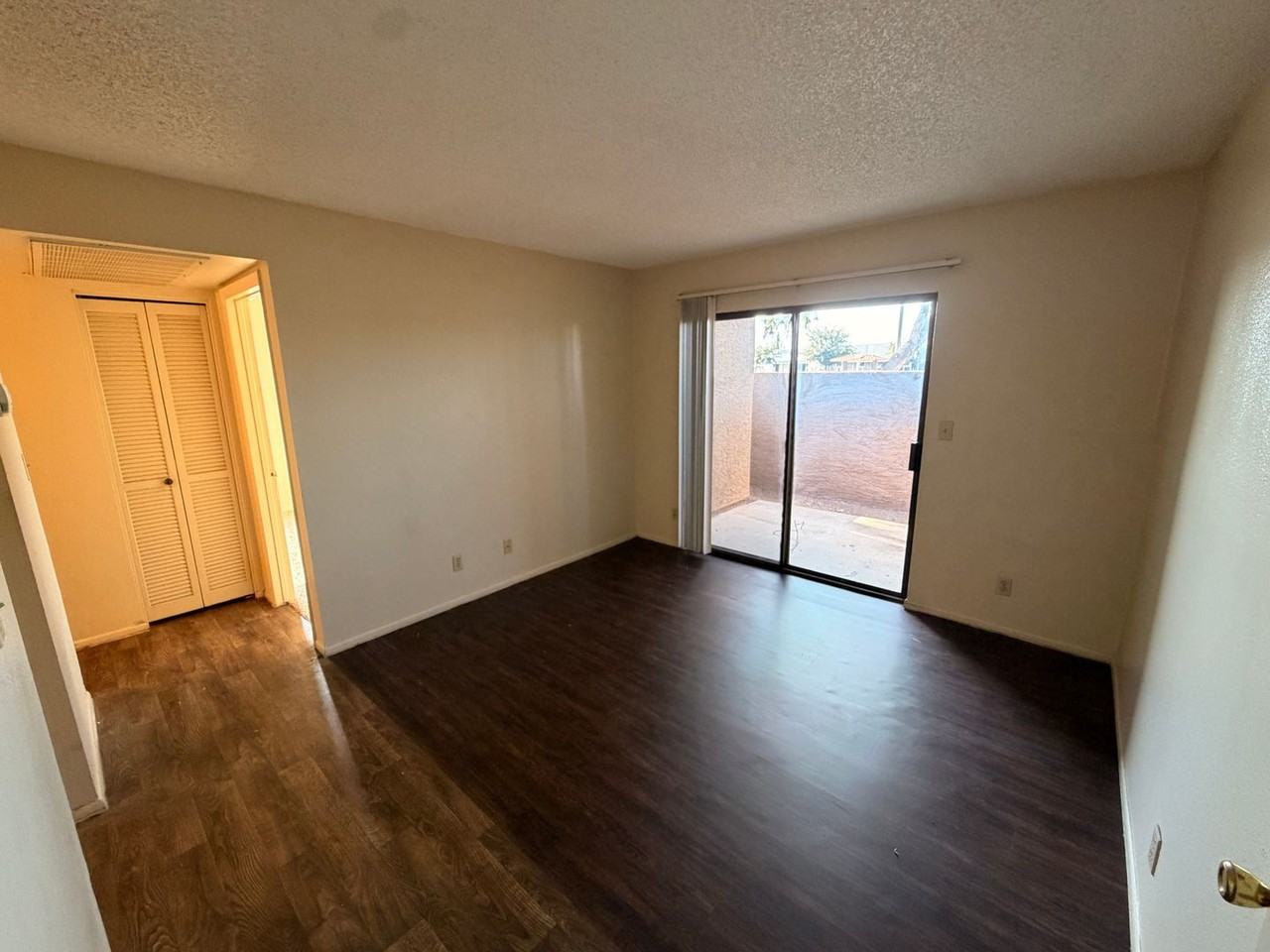 One & Two bedroom, 1 bath units near the light rail in Tempe Available! - Photo 2 of 20