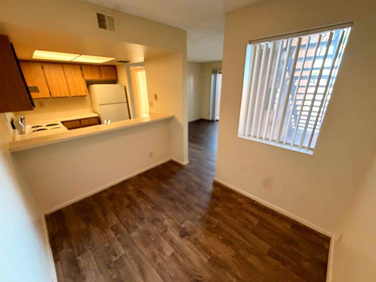 One & Two bedroom, 1 bath units near the light rail in Tempe Available! - Photo 4 of 20