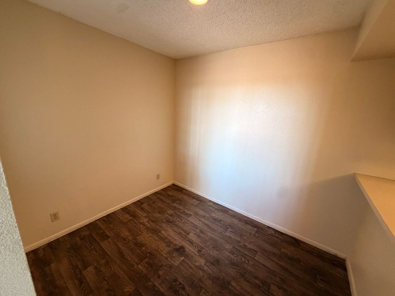 One & Two bedroom, 1 bath units near the light rail in Tempe Available! - Photo 5 of 20